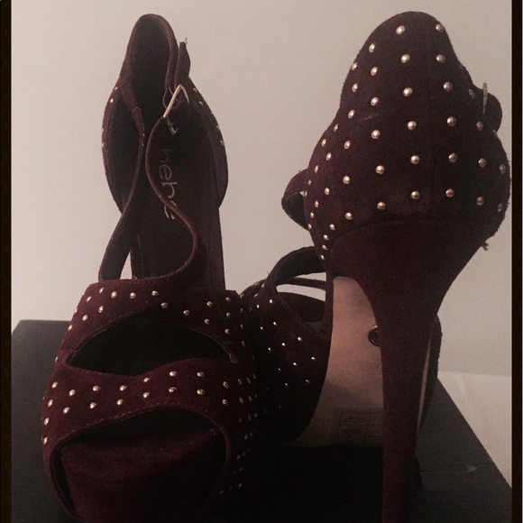 🌺🌺 Bebe Winnie Heels 🌺🌺 - Picture 3 of 5