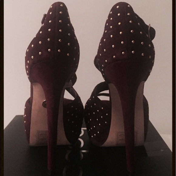 🌺🌺 Bebe Winnie Heels 🌺🌺 - Picture 4 of 5