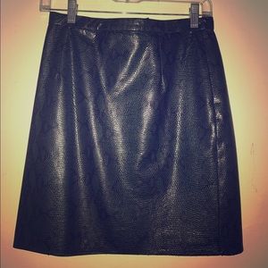 Tibi leather skirt w snakeskin print Size 4