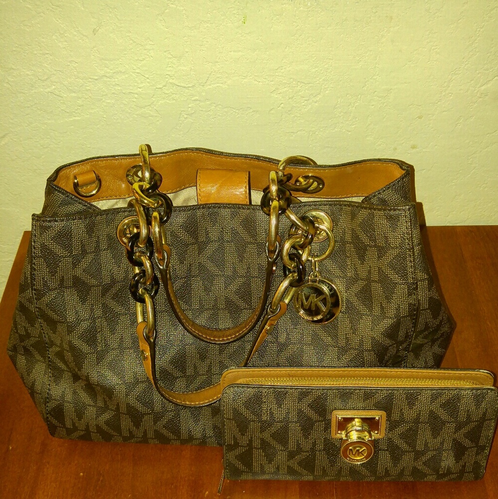 SOLD!!!!!Michael kors bag with wallet $SOLd!!!