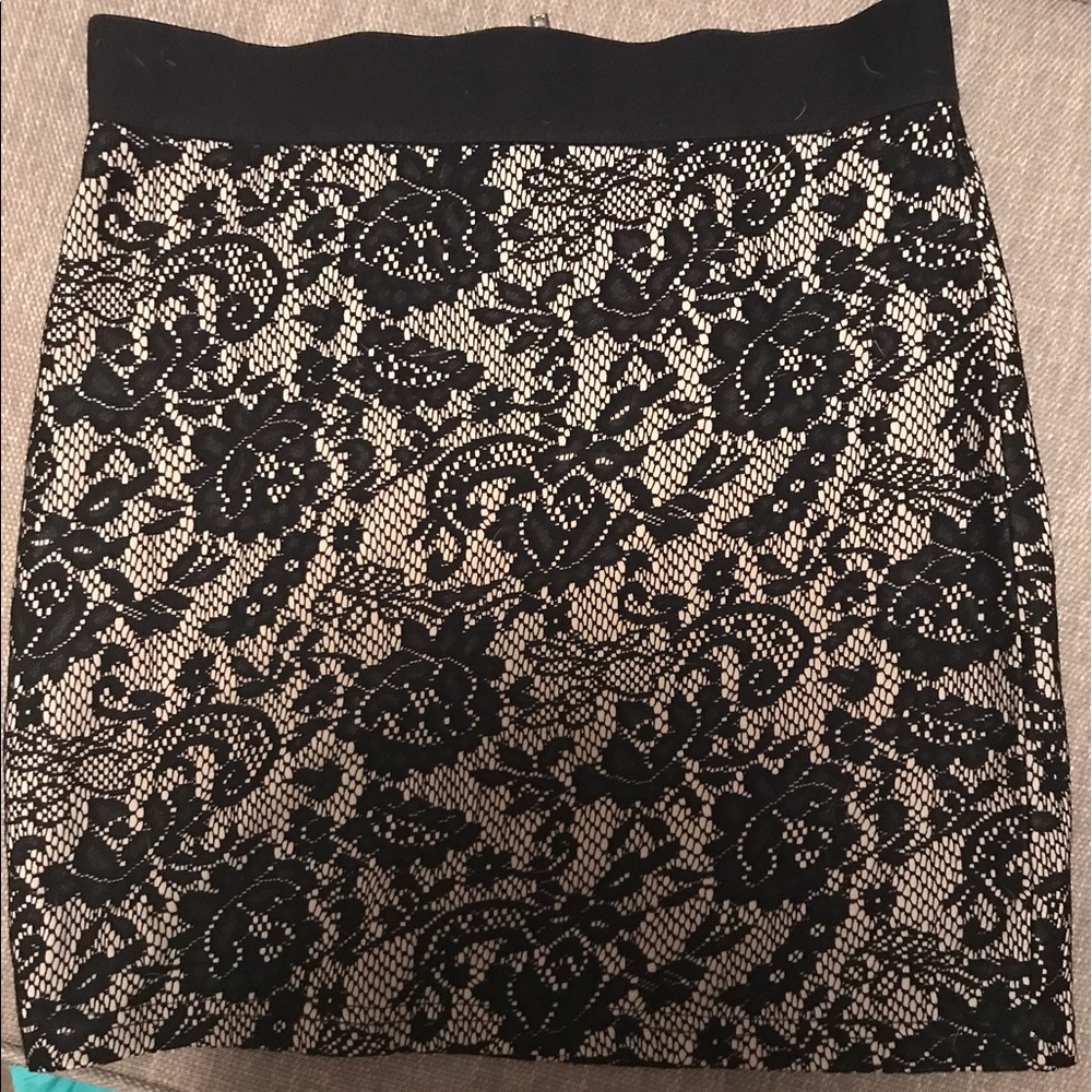 H&M size 6 Skirt! Never worn, no tags