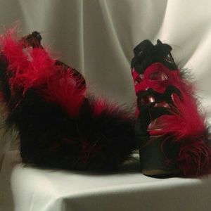 FABULOUS fur wedges