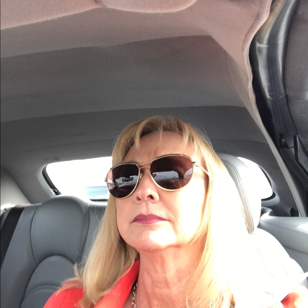 Meet your Posher, Vicki