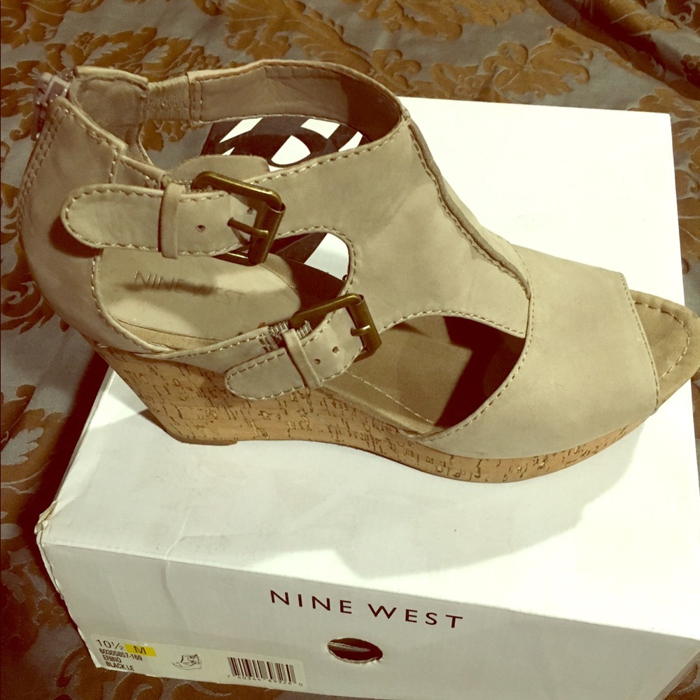 Nine West Tan wedges