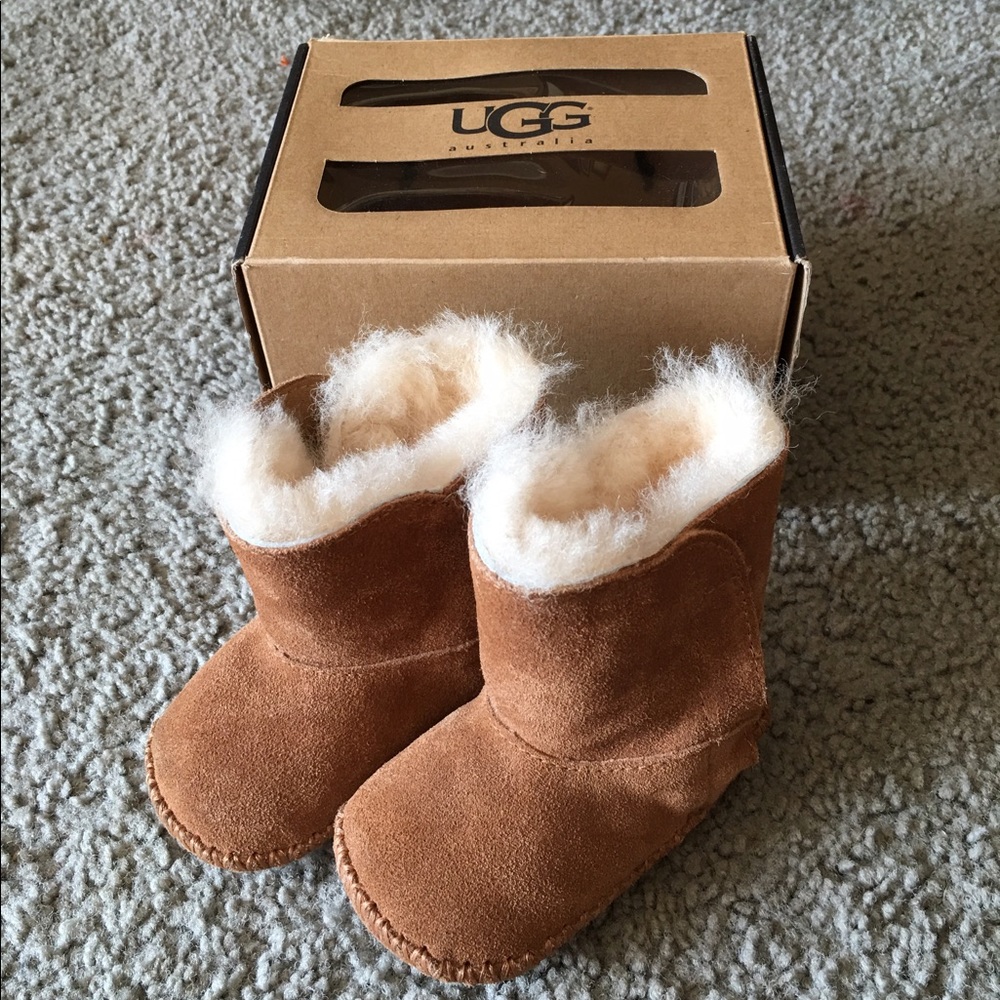 Baby UGG Cayden Boots - size 2/3 (6-12 months)