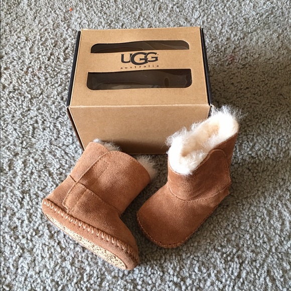 Baby UGG Cayden Boots - size 2/3 (6-12 months) - Picture 2 of 4