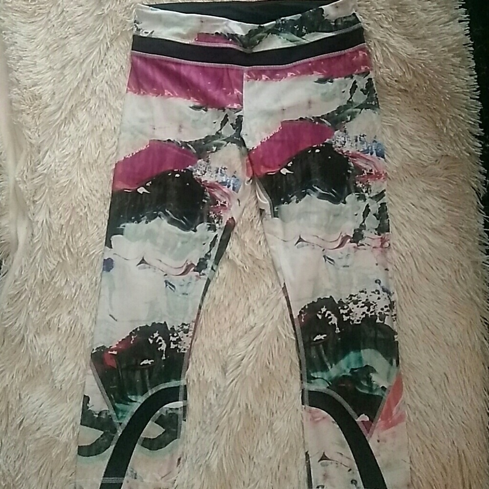 Flash Sale: Lululemon Cropped Pants