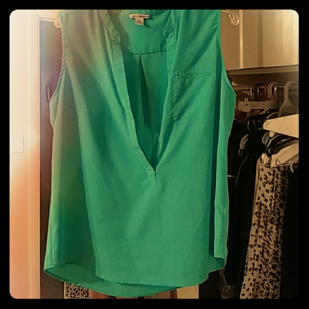 Sleeveless button down blouse