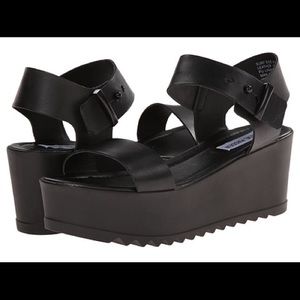 Steve Madden black Surfside platform wedges