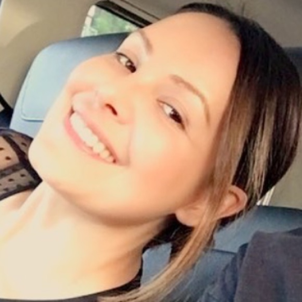 Meet your Posher, Laurah