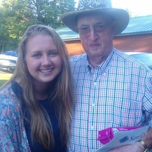 Meet your Posher, Adrianna