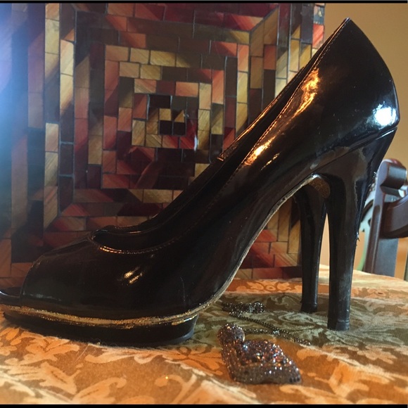 👑Black and gold heels - Picture 4 of 5