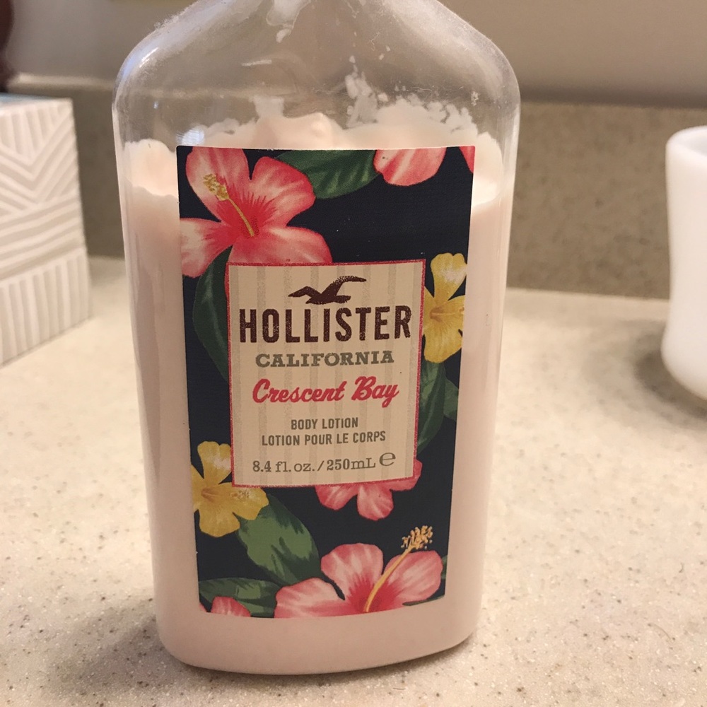 Hollister body lotion - Crescent Bay