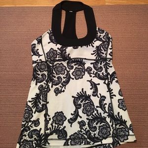 Lululemon scoop tank size 8