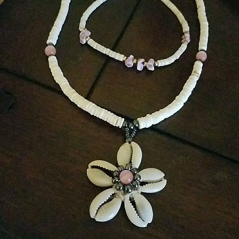 Shell necklace and bracelet set