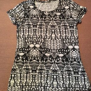 Size 8 lululemon tee