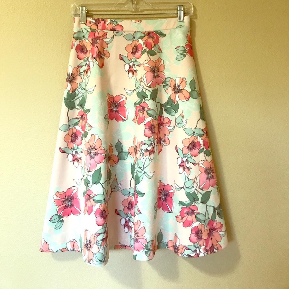 Dressbarn poly circle skirt, floral print 'SP'17