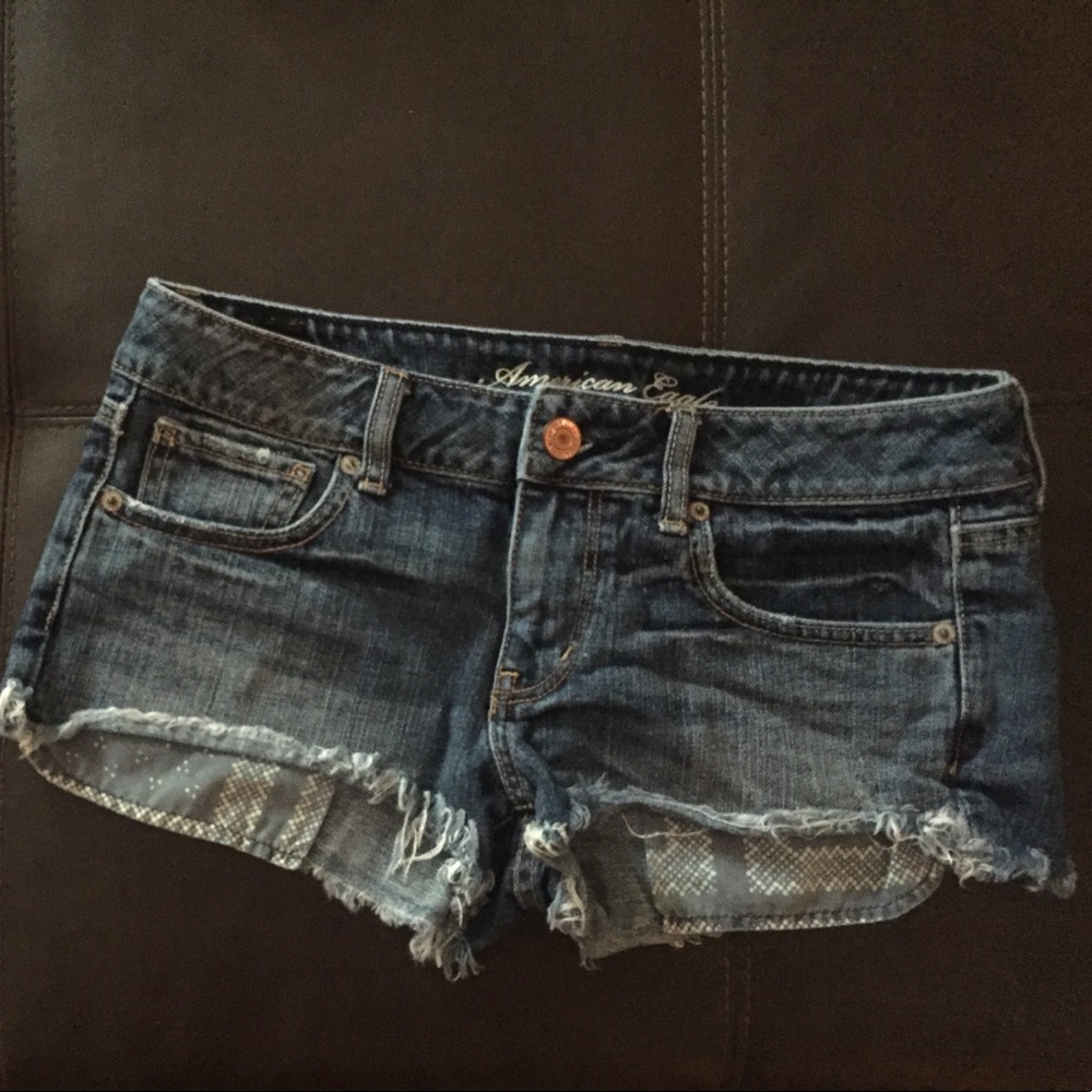 AE cut off shorts size 6