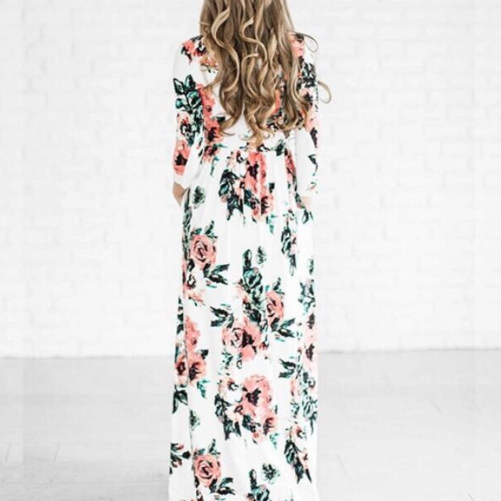 ✨LAST ONE!✨ Gorg Floral Empire Maxi - Picture 2 of 4