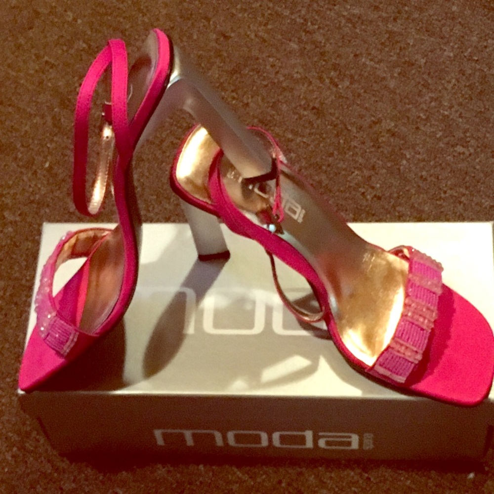Moda Pink Strappy Heels 👠