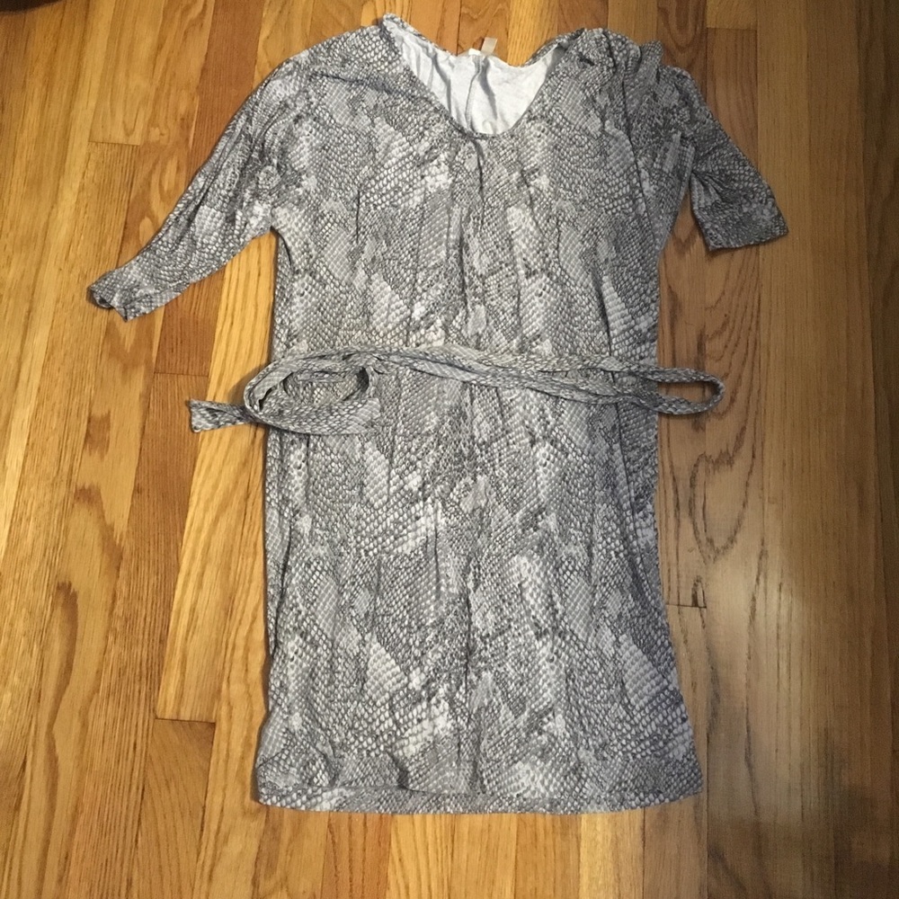 Banana republic snake skin print grey dress