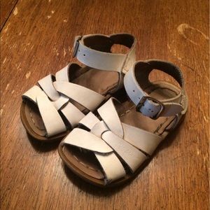 Salt Water Sandals - size 5