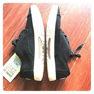 Black Canvas Womens Toms size 7.5 never been worn