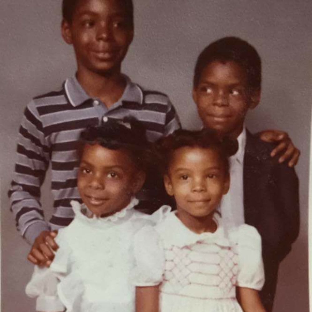 Meet your Posher, Elvina