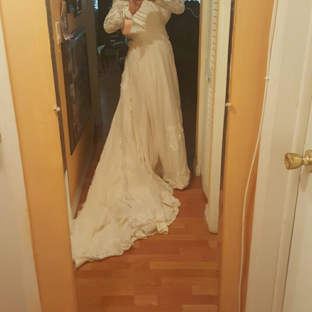 Vintage wedding dress