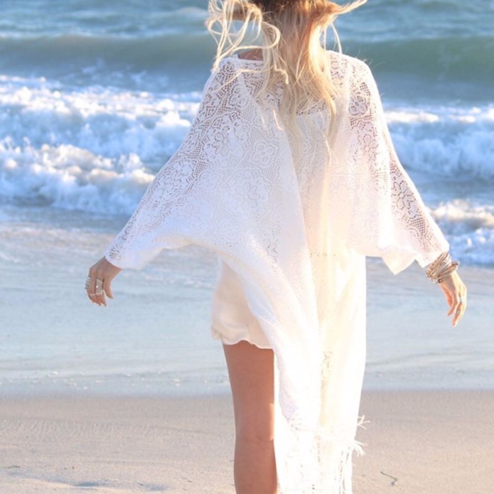 🆕JUST IN🔶The Maia Fringed White Lace Kimono🔶 - Picture 2 of 6