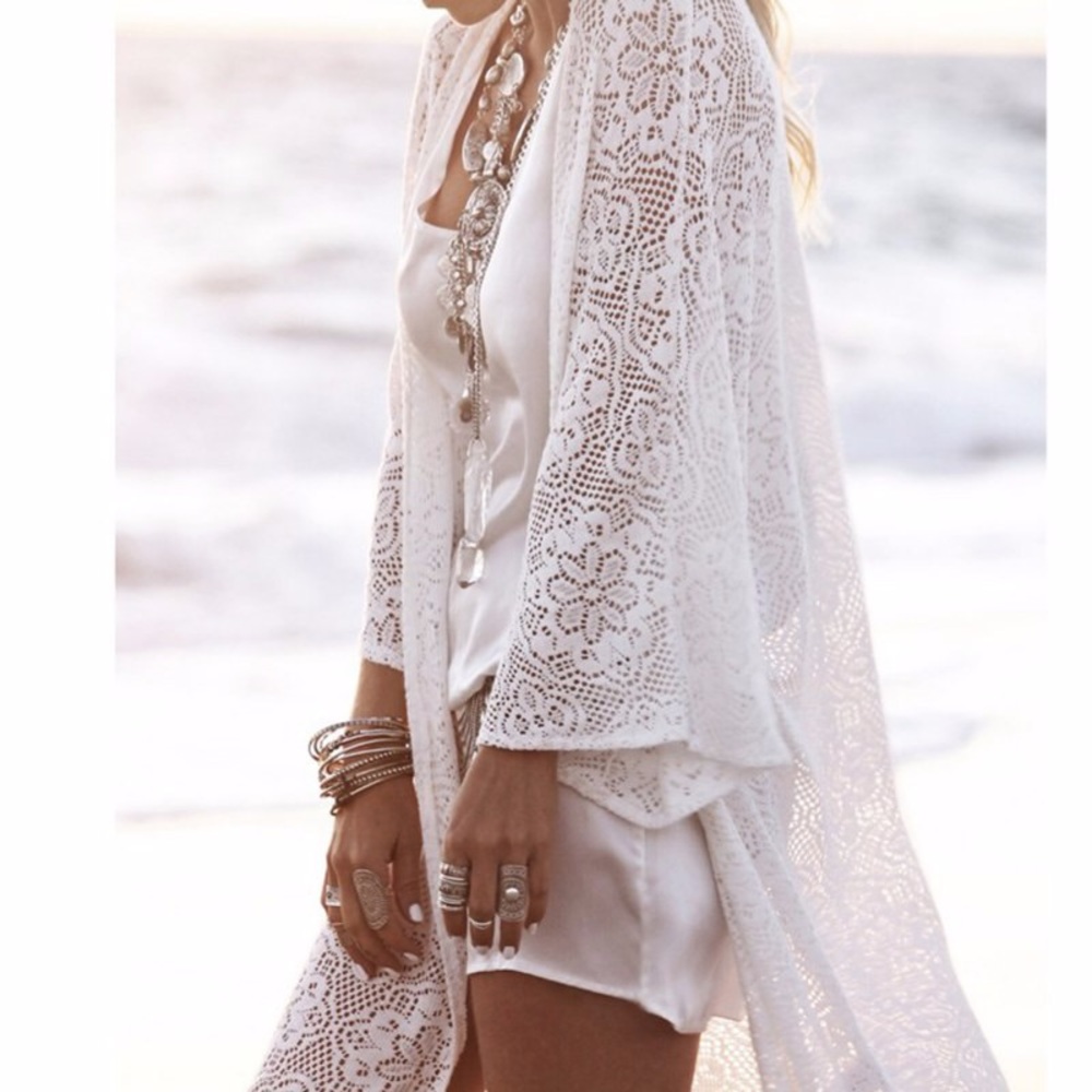🆕JUST IN🔶The Maia Fringed White Lace Kimono🔶 - Picture 3 of 6