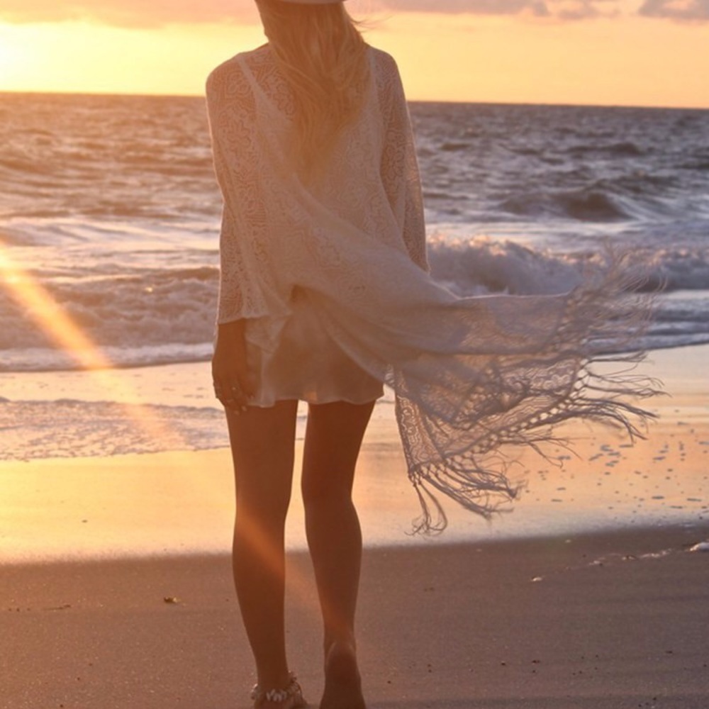 🆕JUST IN🔶The Maia Fringed White Lace Kimono🔶 - Picture 4 of 6