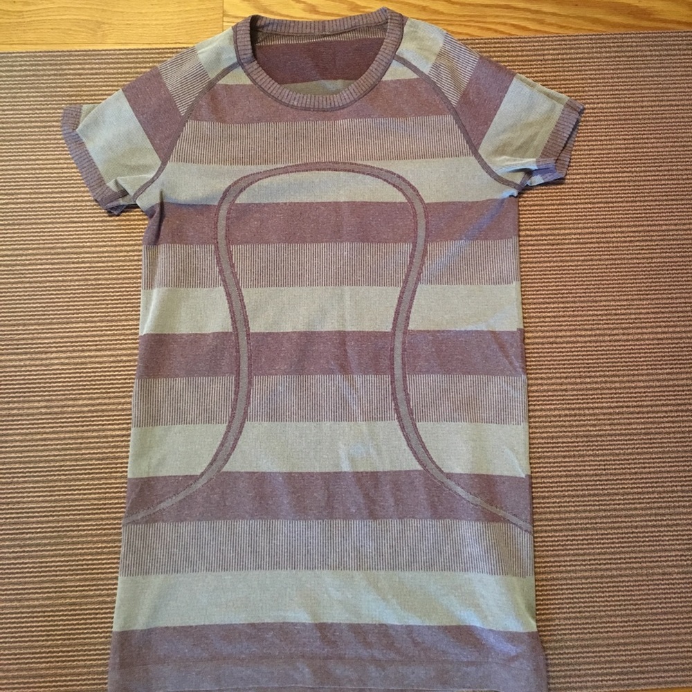 VGUC Lululemon swiftly tee - reserved