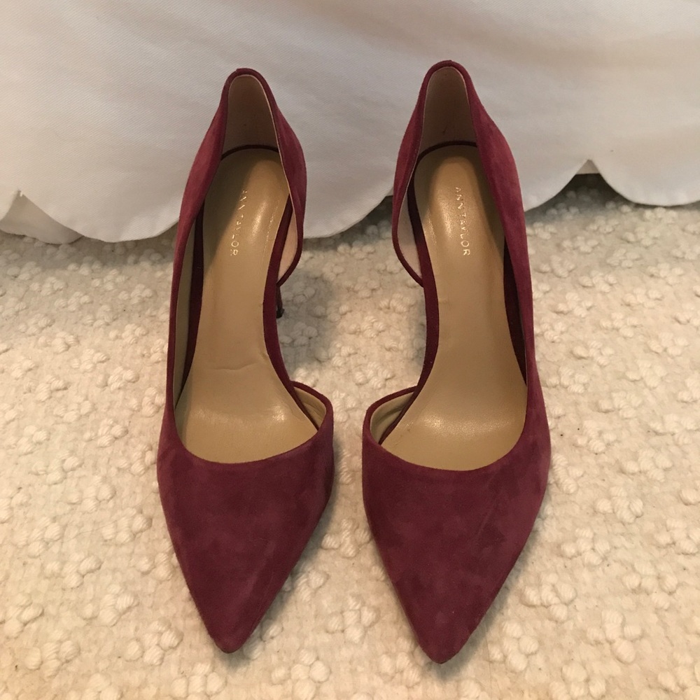Ann Taylor Suede Pumps