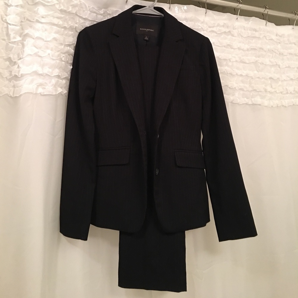 Banana republic navy/black suit with pin stripes
