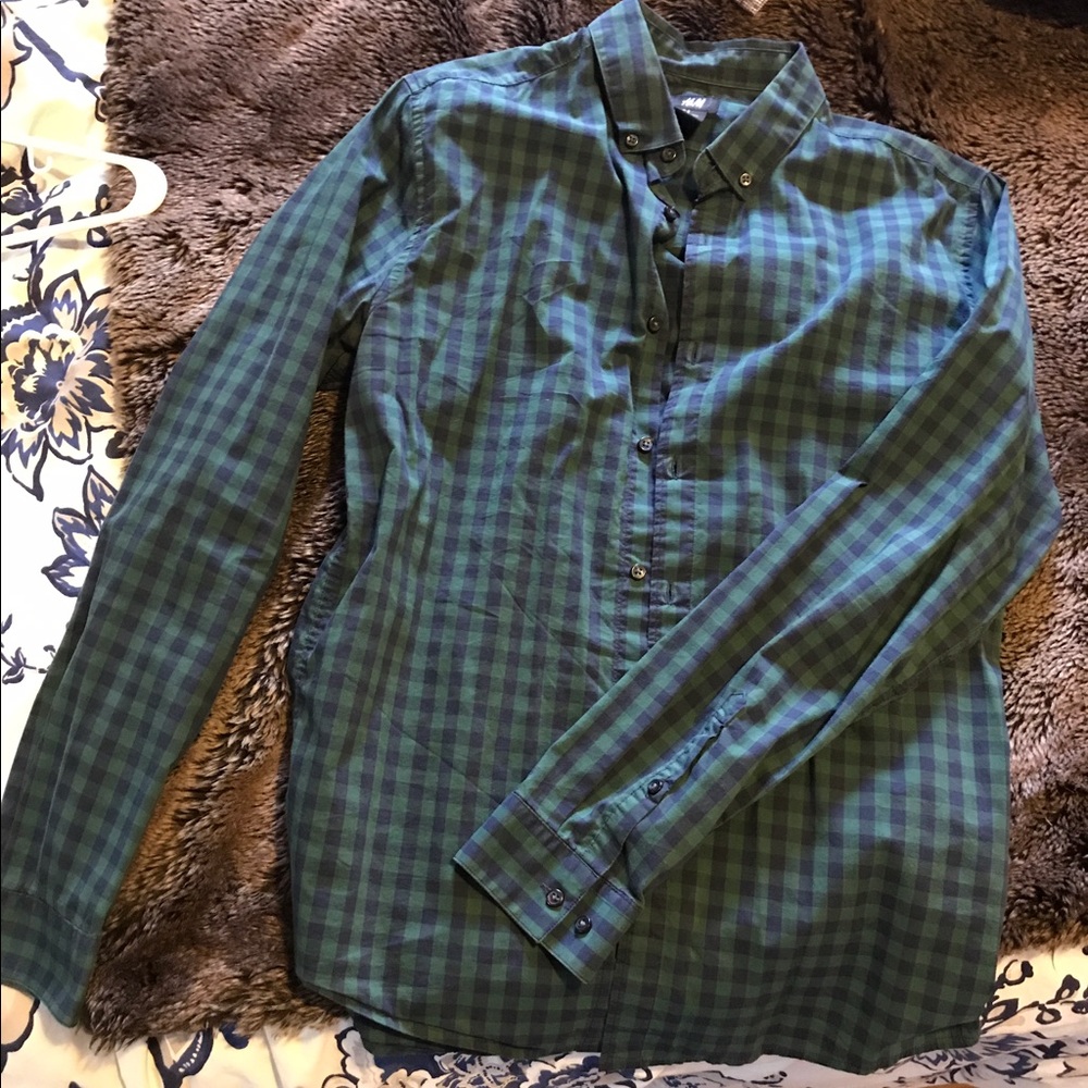 H&M green and navy checkered shirt