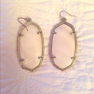 Kendr Scott Pearl Danielle Earrings with Pouch