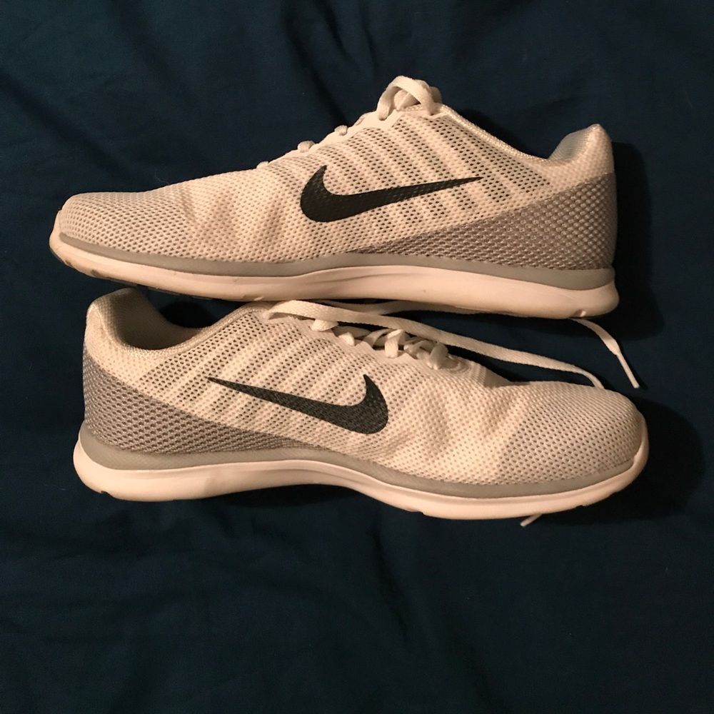 Ladies Nike In Season TR 6 Size 9