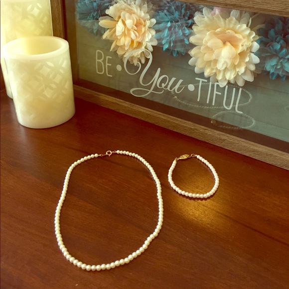 Jewelry - 👗Pearl Necklace & Bracelet