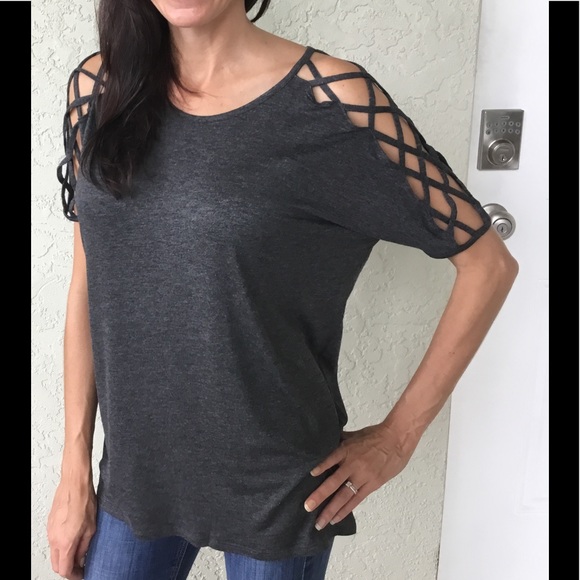๐ Was $32 Small Charcoal Lattice Shoulder - Picture 3 of 4
