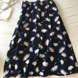 Old Navy Floral Print Skirt Size SP Old Navy Floral Print Skirt Size SP