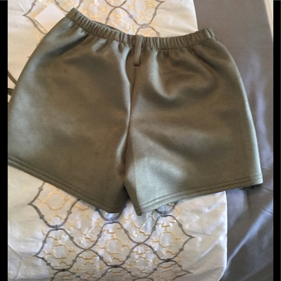 Last Pair Small Olive Fringe Shorts - Picture 5 of 5