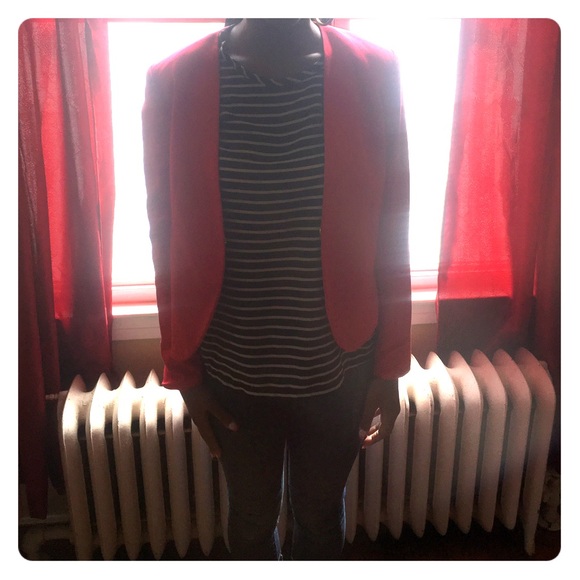 Chic feminine red blazer - Picture 1 of 4