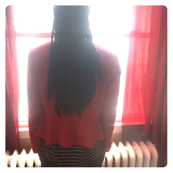 Chic feminine red blazer - Picture 2 of 4