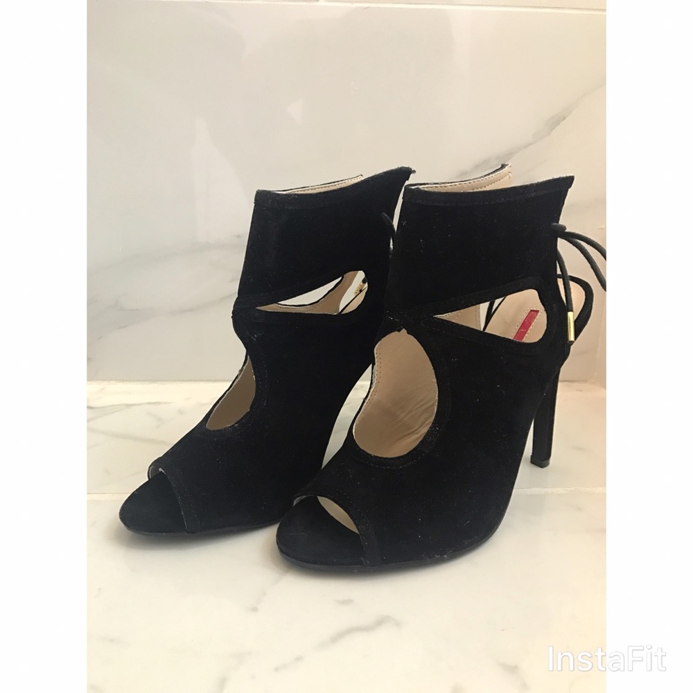 Size 7 Valore heels with tie in the back