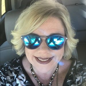 Meet your Posher, Dana
