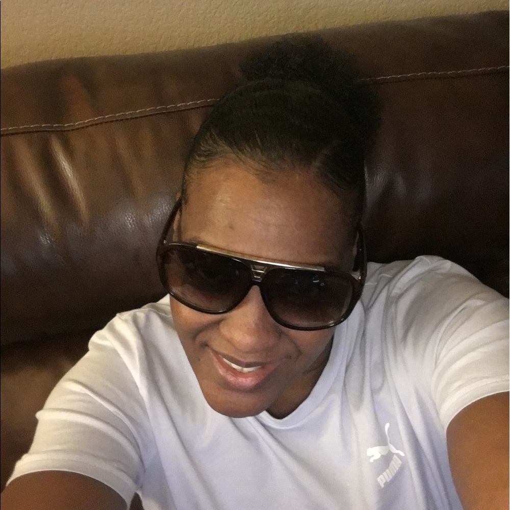 Meet your Posher, Lugenia