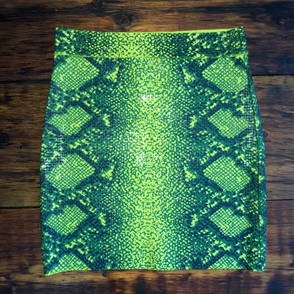 BCBG Viper Bandage Skirt 🐍