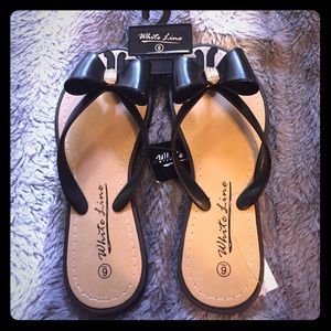 White Line Bow Embellished Jelly Thong Sandals