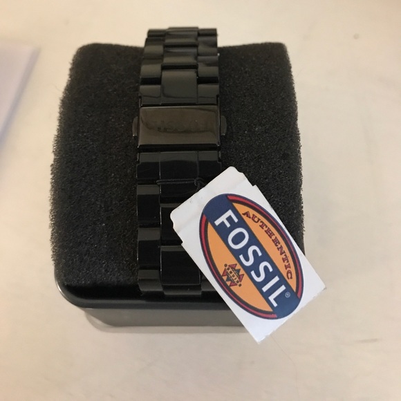 Black fossil watch brand new ! Never worn. - Picture 3 of 4